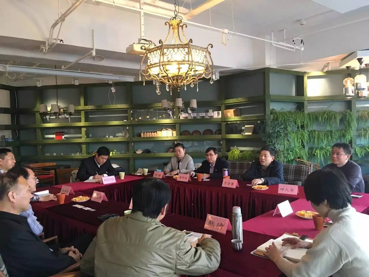 主动走出去  积极引进来