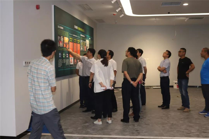 赣江新区党工委专职副书记占勇现场督导绿创综合体项目