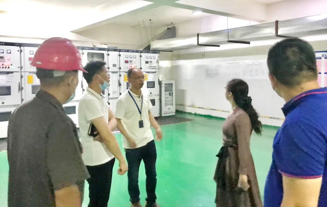 集团总经济师钟序辉带队对物业项目开展端午节前安全检查