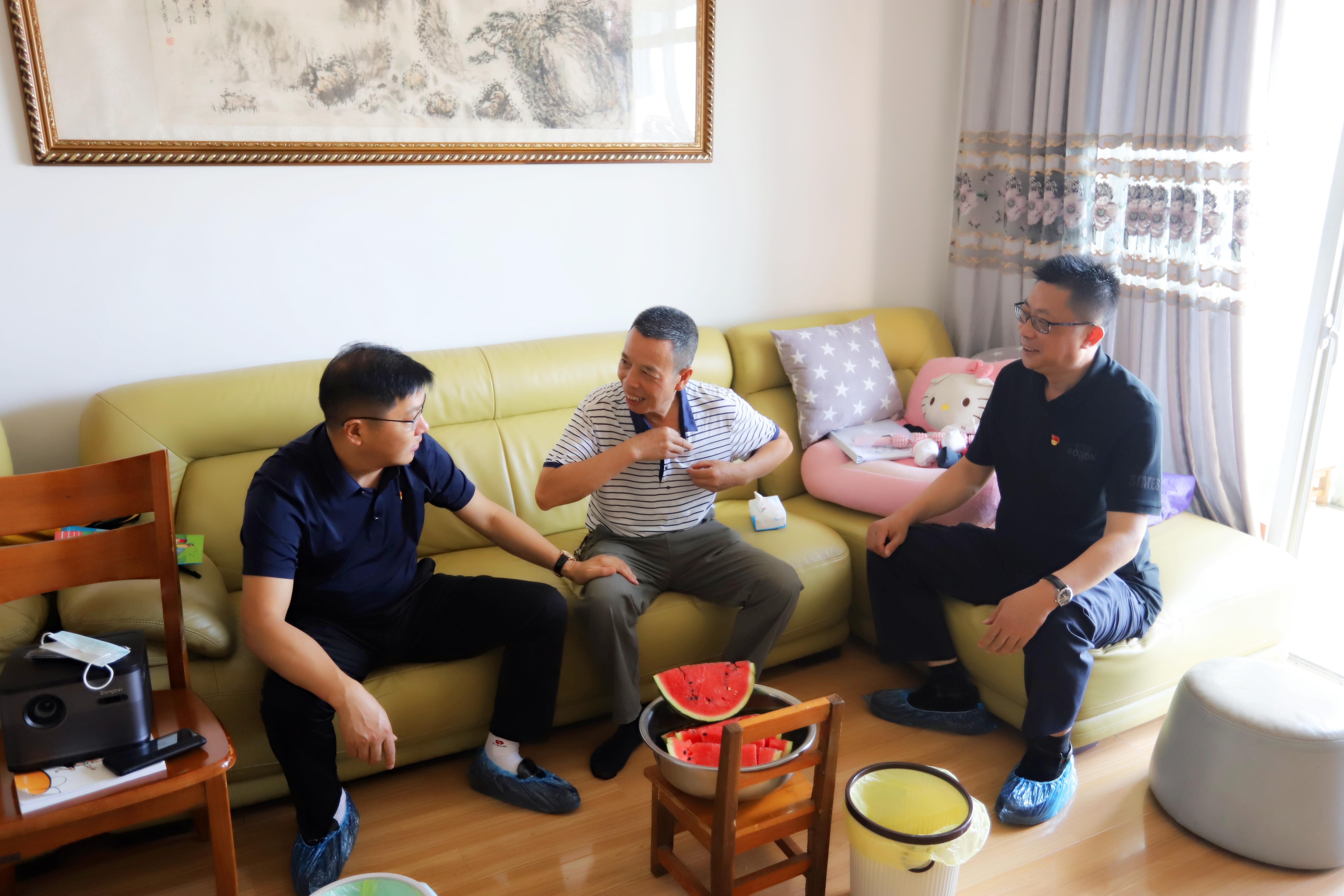 金开集团党委开展“七一”走访慰问活动