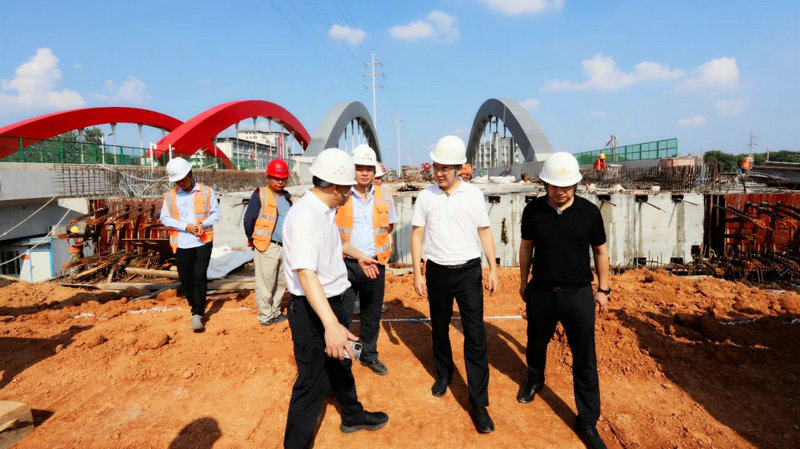 贺敏实地调研集团重点项目建设情况